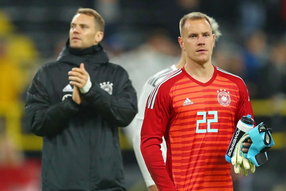 通过与托马 通过与托马